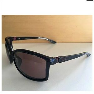Oakley Accessories - Oakley women’s Step Up sunglasses Oakley Accessories - Oakley women’s Step Up sunglasses